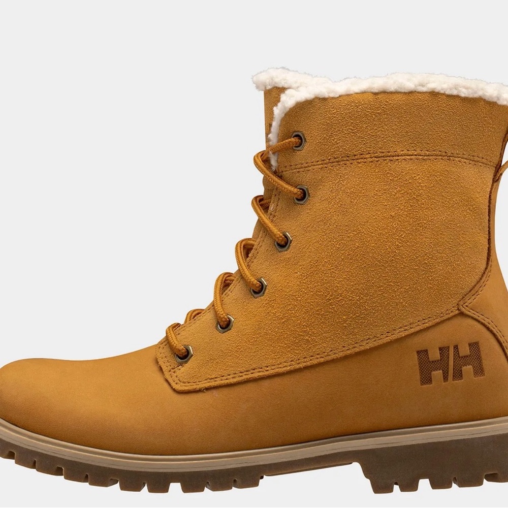 Helly Hansen Marion boots with fur lining.